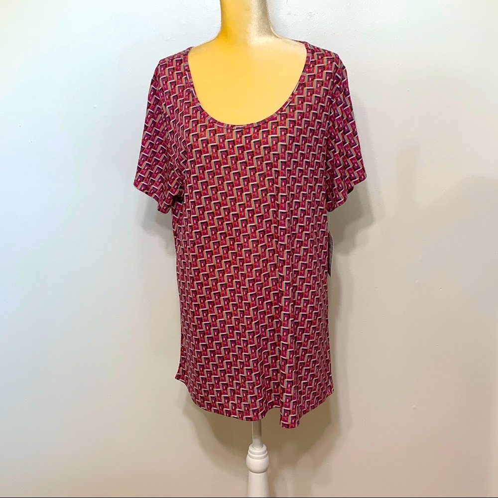 🌷 3/$20 🆕 LulaRoe Classic Tee Top